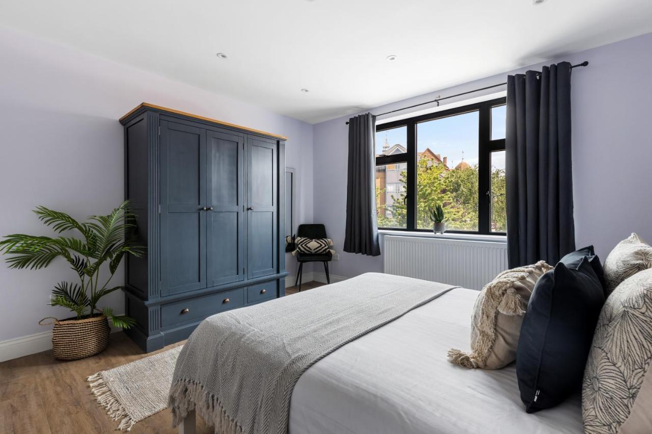 Stylish & Spacious 3 Bed Apartment With Fast Wifi, Close To Tube & Wembly London Exterior photo
